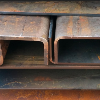 Стальной гнутый х/к швеллер 100х120х8 ст10 в наличии в Иркутске